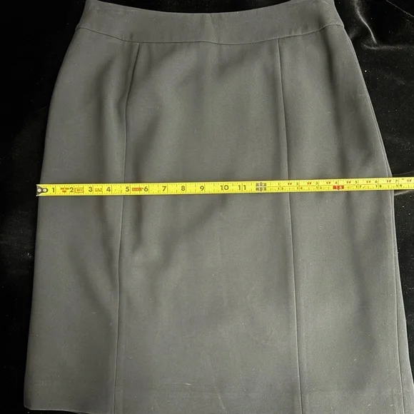 Ann Taylor -Women’s Black Business Skirt -Knee-Length/Double Pleats -Tag Size 4 - Picture 10 of 16